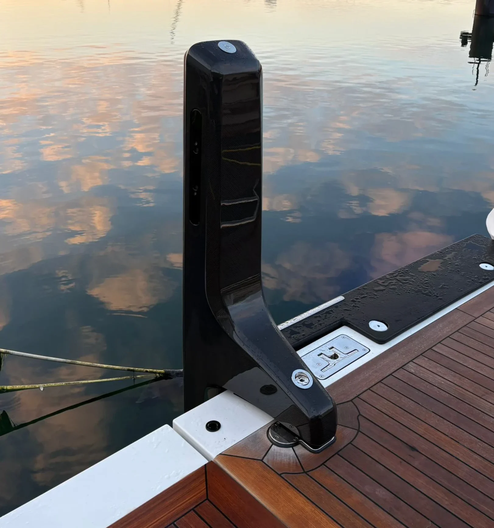 Tec Wire Carbon Fibre Tender Fender Espen Oeino International Damen Yachting